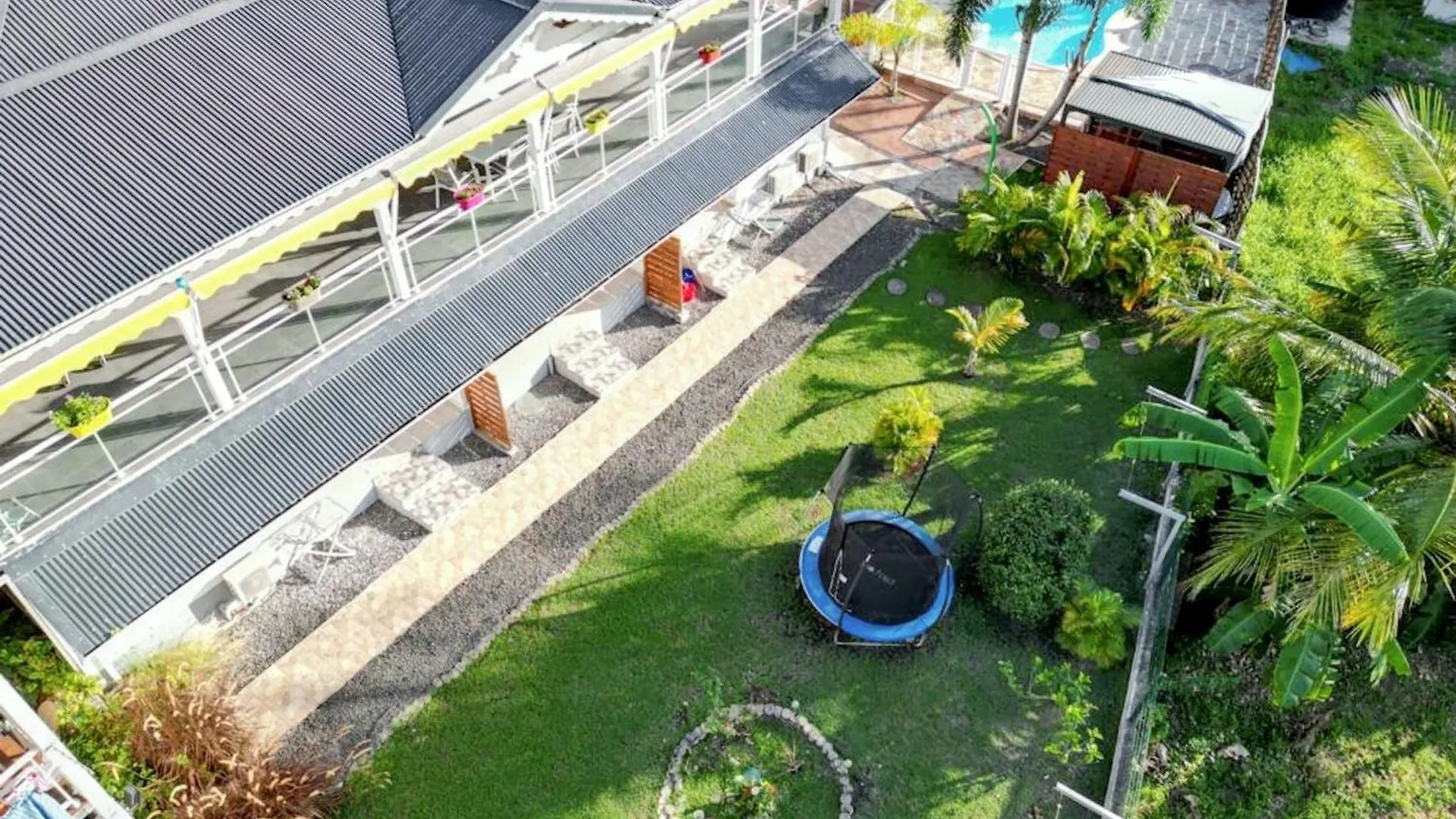 Appartement Charmant Proche De La Plage Au Gosier 60 M² Piscine Partagee Le Gosier  Guadeloupe