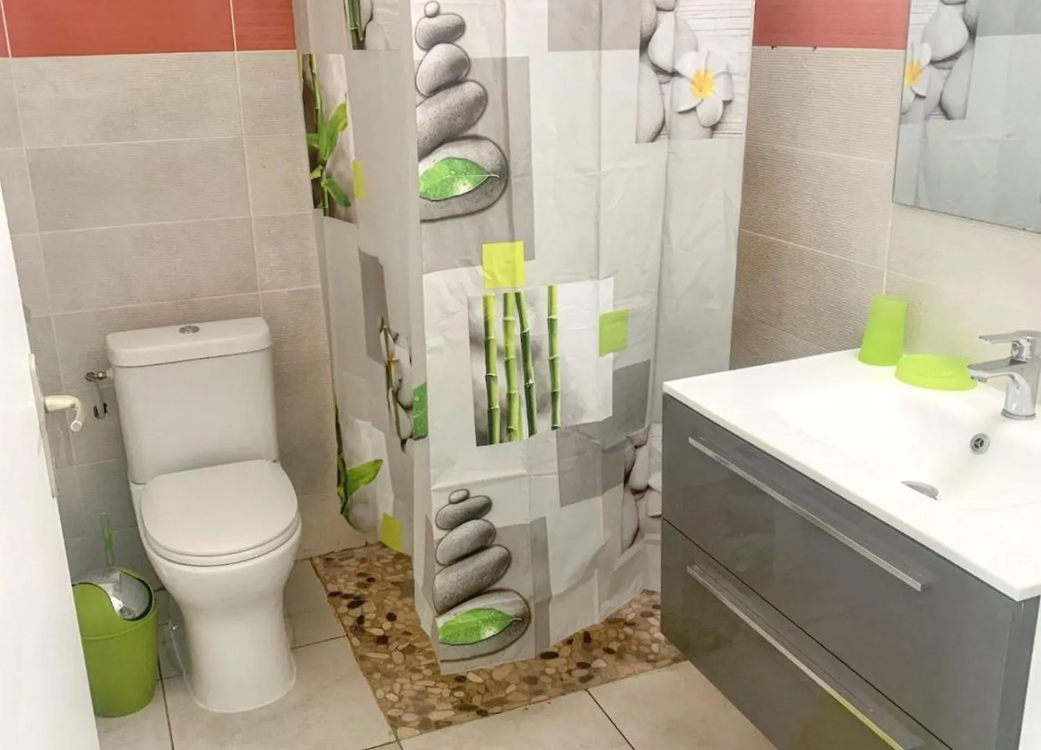 Appartement Charmant Proche De La Plage Au Gosier 60 M² Piscine Partagee Le Gosier  Lejlighed